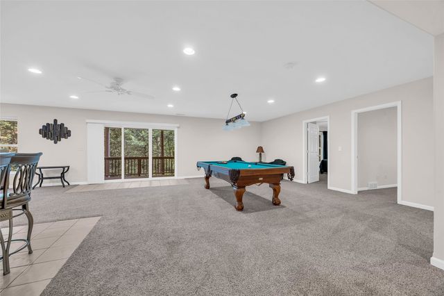 2722 Royal Oaks Dr NW, Swisher, IA 52338