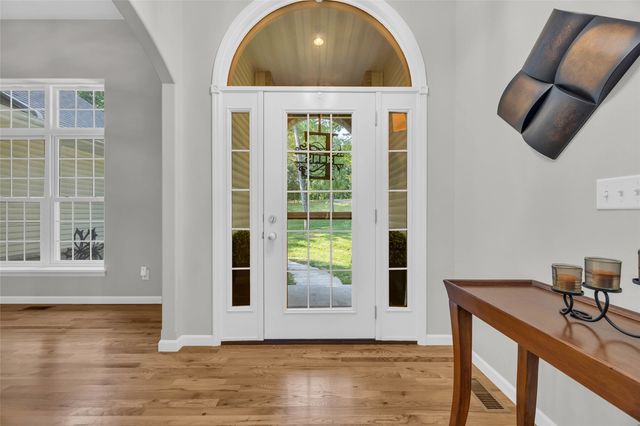 2722 Royal Oaks Dr NW, Swisher, IA 52338