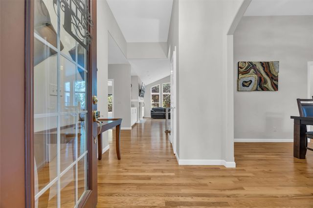 2722 Royal Oaks Dr NW, Swisher, IA 52338