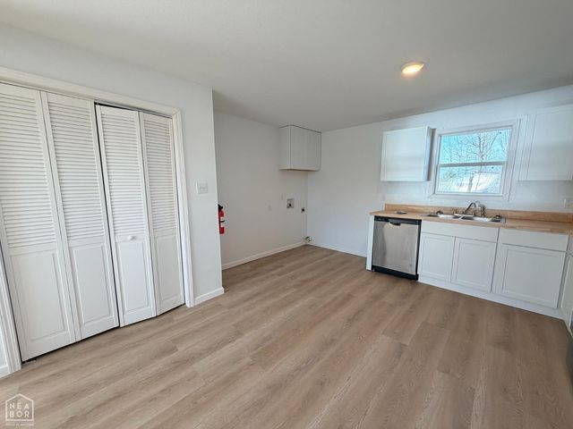 1205 W Hunt Street W, Paragould, AR 72450