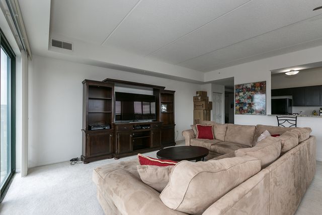 6420 Double Eagle Drive 613, Woodridge, IL 60517