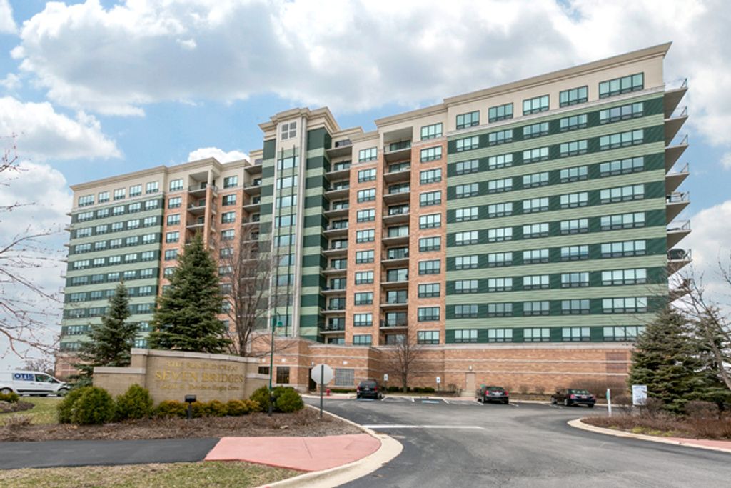 6420 Double Eagle Drive 613, Woodridge, IL 60517