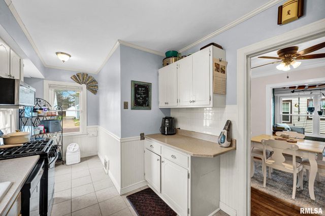 2401 W SHERMAN Avenue, West Peoria, IL 61604