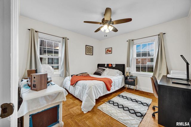 2401 W SHERMAN Avenue, West Peoria, IL 61604