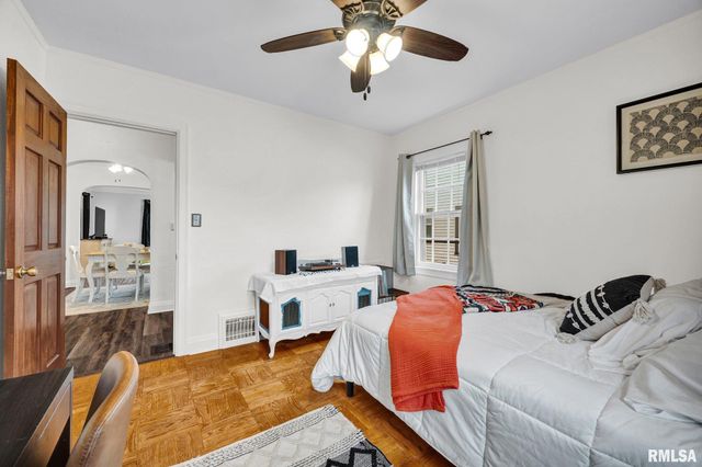 2401 W SHERMAN Avenue, West Peoria, IL 61604