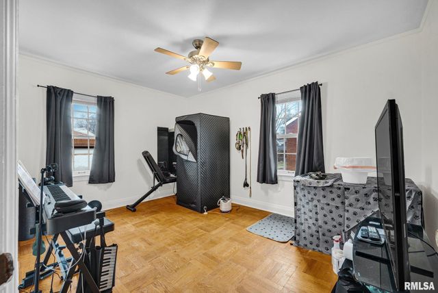 2401 W SHERMAN Avenue, West Peoria, IL 61604