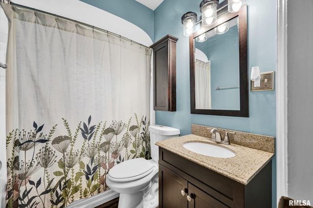 2401 W SHERMAN Avenue, West Peoria, IL 61604