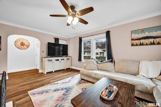 2401 W SHERMAN Avenue, West Peoria, IL 61604