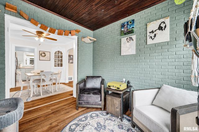 2401 W SHERMAN Avenue, West Peoria, IL 61604