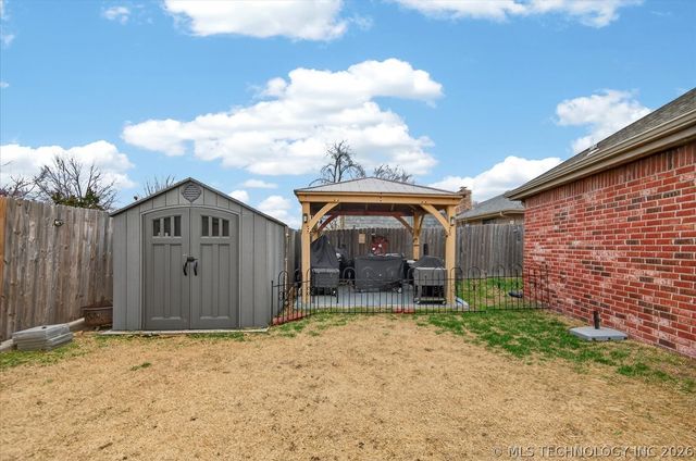 5712 Hazel Road, Bartlesville, OK 74006