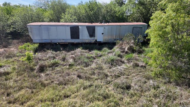 1419 Kayroe, Adkins, TX 78101