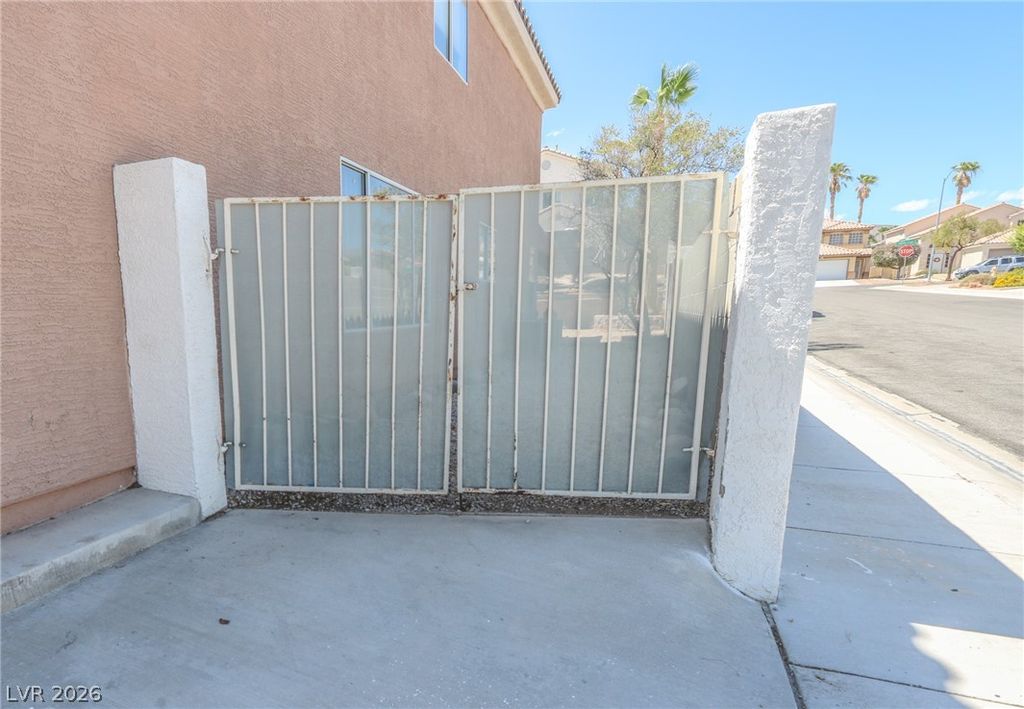 3333 Twin Bridges Court, Las Vegas, NV 89129 — photo 4