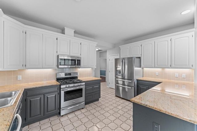 2235 S Dixieland Road, Rogers, AR 72758