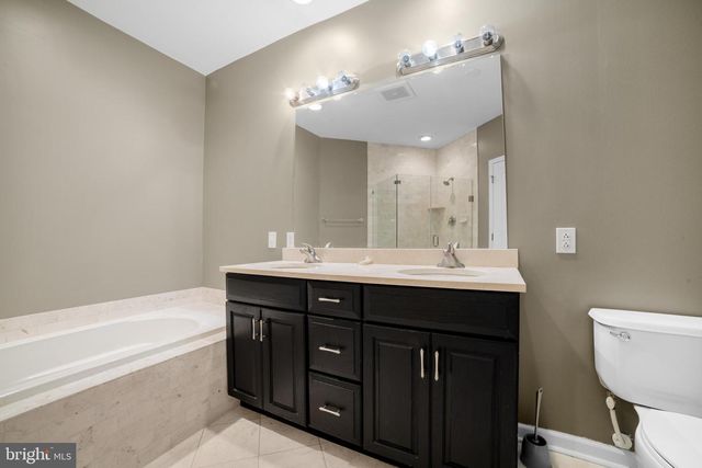 401 CARSON TER #401, Huntingdon Valley, PA 19006
