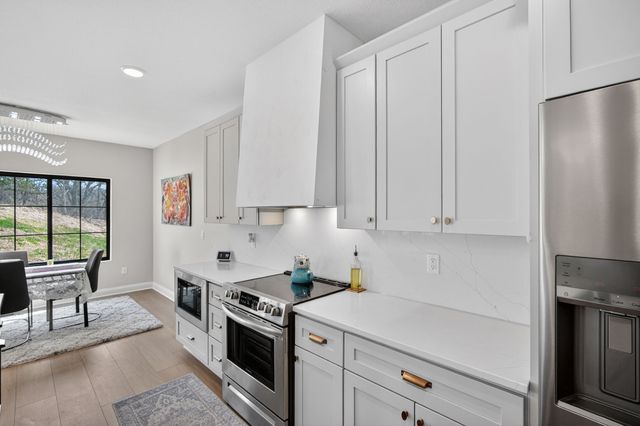 14147 Wilden Drive, Urbandale, IA 50323