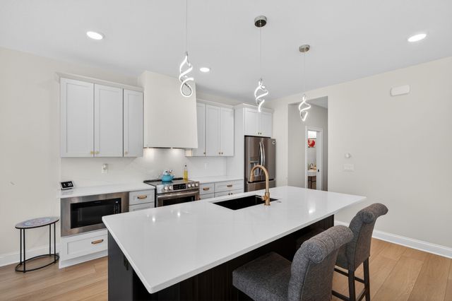 14147 Wilden Drive, Urbandale, IA 50323