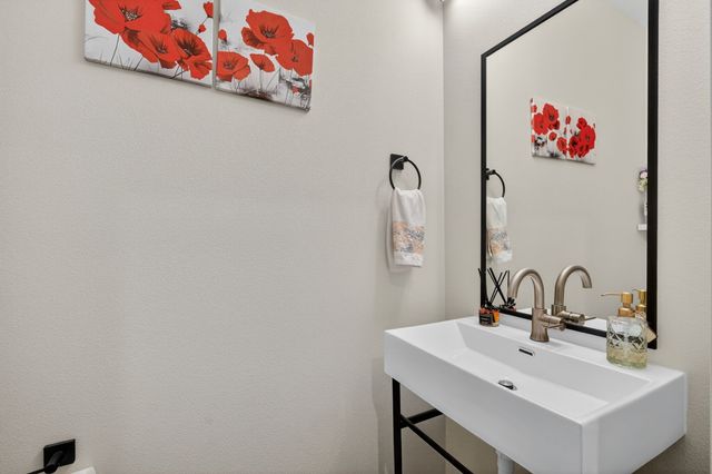 14147 Wilden Drive, Urbandale, IA 50323