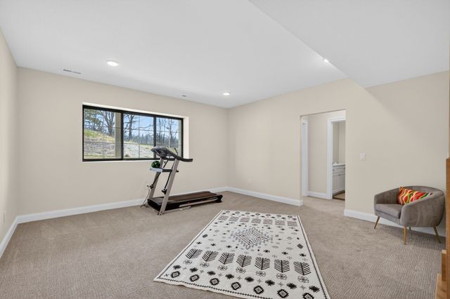 14147 Wilden Drive, Urbandale, IA 50323