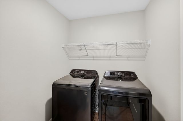 14147 Wilden Drive, Urbandale, IA 50323