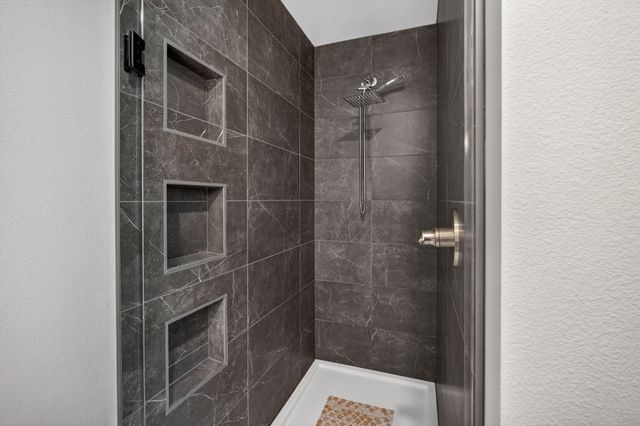 14147 Wilden Drive, Urbandale, IA 50323