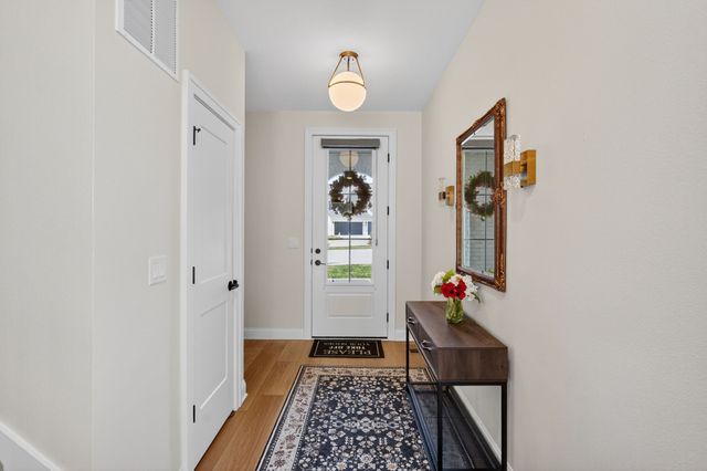 14147 Wilden Drive, Urbandale, IA 50323