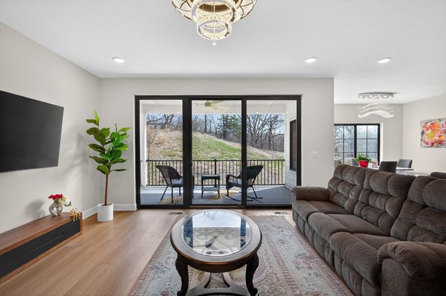 14147 Wilden Drive, Urbandale, IA 50323