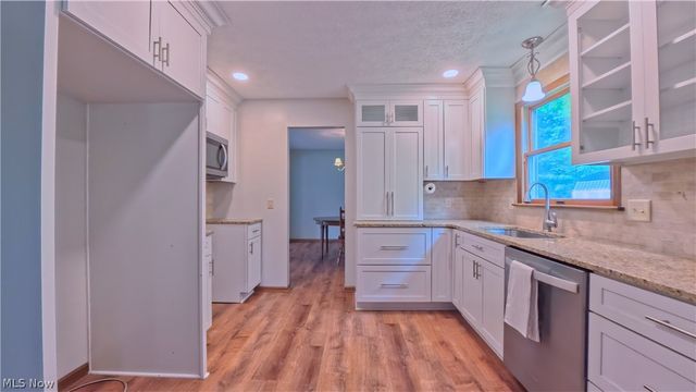 1660 Squaw Creek Drive, Girard, OH 44420