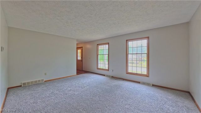 1660 Squaw Creek Drive, Girard, OH 44420