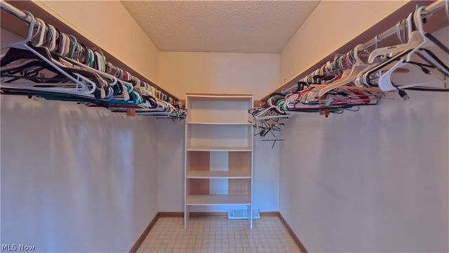 1660 Squaw Creek Drive, Girard, OH 44420