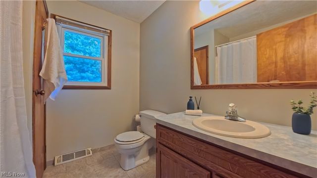 1660 Squaw Creek Drive, Girard, OH 44420
