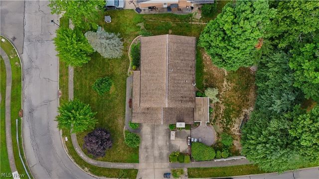 1660 Squaw Creek Drive, Girard, OH 44420