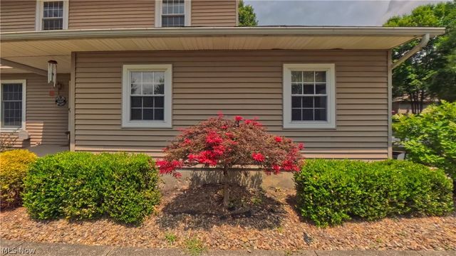 1660 Squaw Creek Drive, Girard, OH 44420