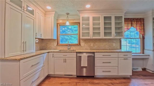 1660 Squaw Creek Drive, Girard, OH 44420