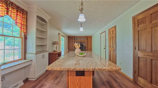 1660 Squaw Creek Drive, Girard, OH 44420