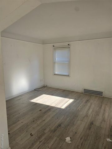 8245 Brace Street, Detroit, MI 48228