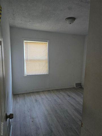 8245 Brace Street, Detroit, MI 48228