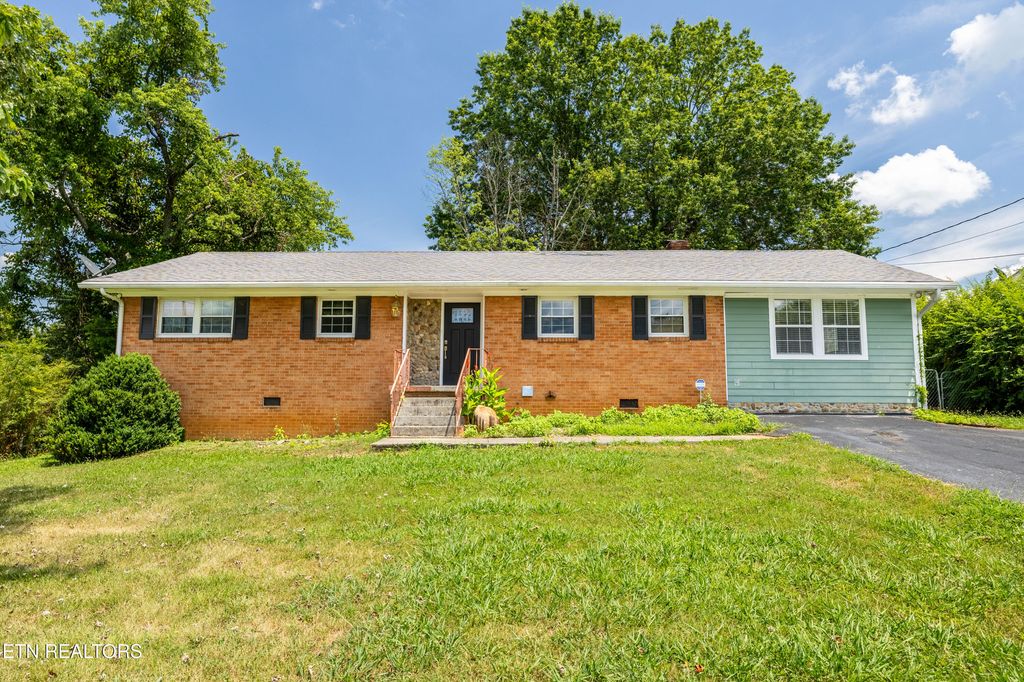 427 Oak St, Morristown, TN 37813