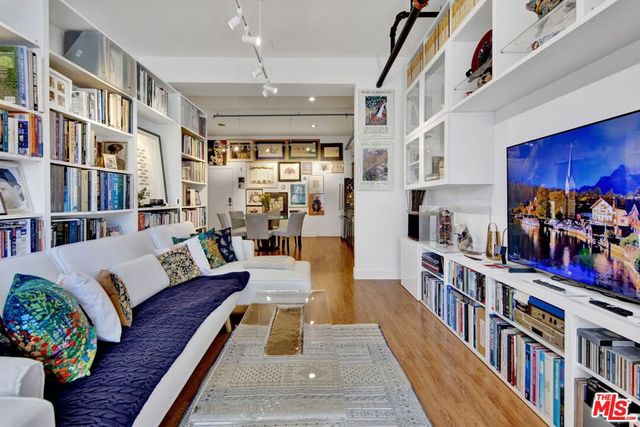 253 S Broadway 403, Los Angeles, CA 90012
