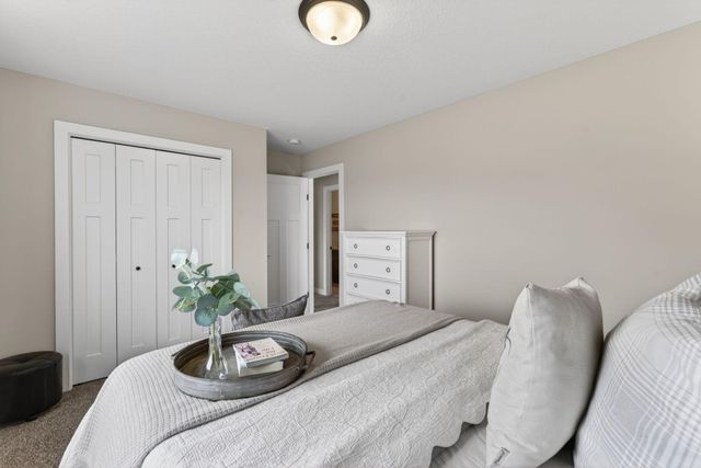 2086 Chestnut St, Lino Lakes, MN 55038