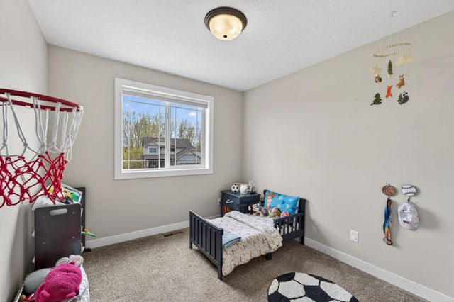 2086 Chestnut St, Lino Lakes, MN 55038