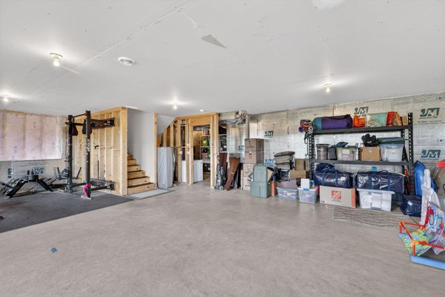 2086 Chestnut St, Lino Lakes, MN 55038