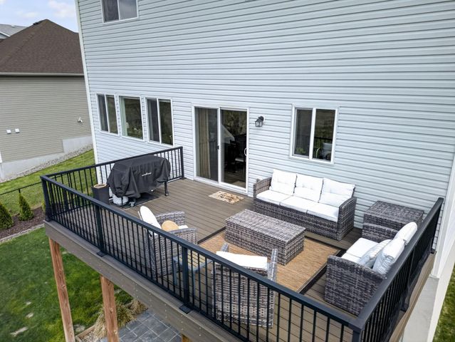 2086 Chestnut St, Lino Lakes, MN 55038