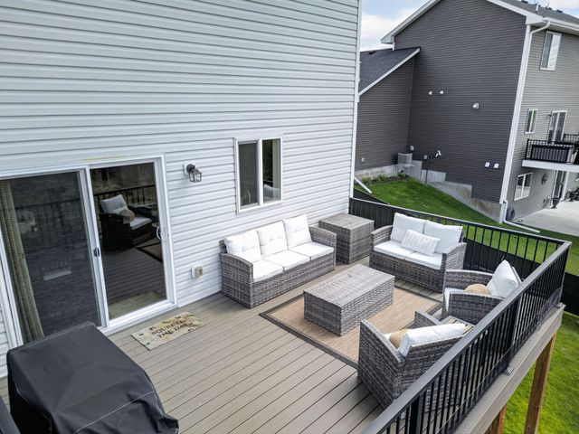 2086 Chestnut St, Lino Lakes, MN 55038
