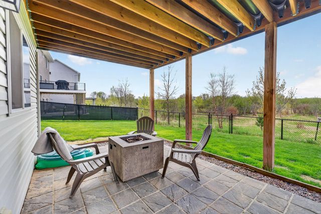 2086 Chestnut St, Lino Lakes, MN 55038