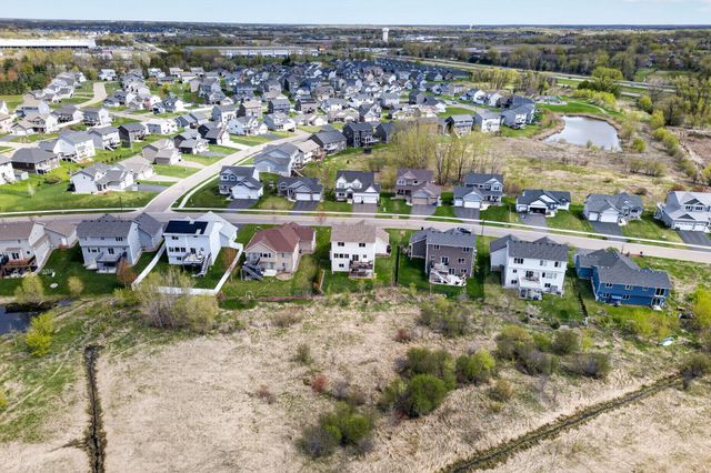 2086 Chestnut St, Lino Lakes, MN 55038
