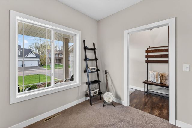 2086 Chestnut St, Lino Lakes, MN 55038