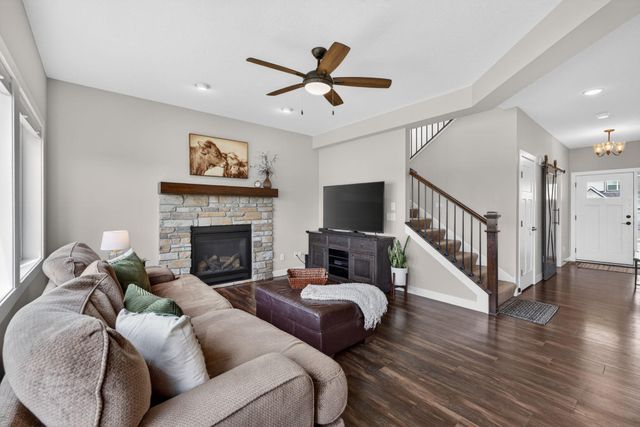 2086 Chestnut St, Lino Lakes, MN 55038