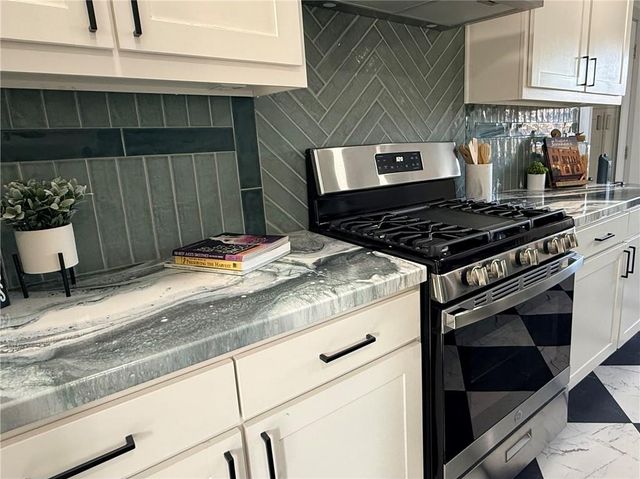 7612 MARYBELLE Lane, Kansas City, MO 64131