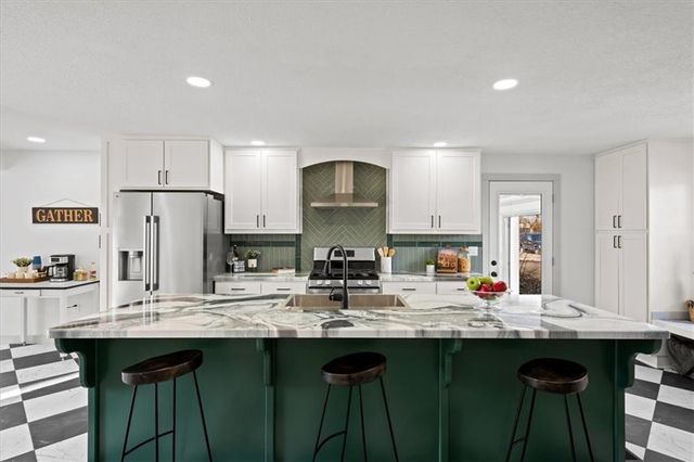 7612 MARYBELLE Lane, Kansas City, MO 64131