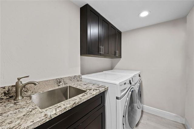 9653 Gulf Shore DR 203, Naples, FL 34108